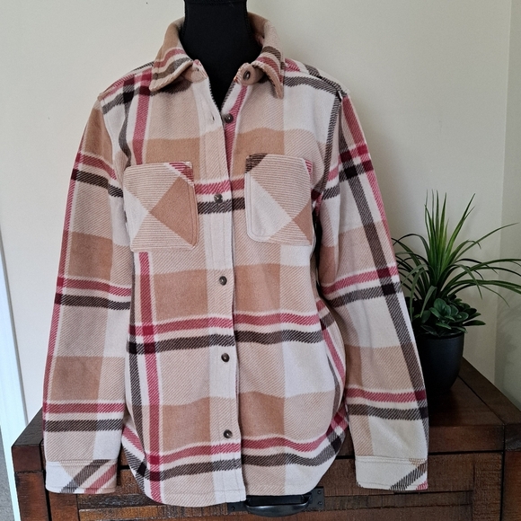 Realtree Plaid Shirt Jacket Women's Small Tan Brown Red Shacket Fleece NWOT - Picture 2 of 14